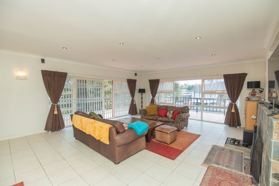 4 Bedroom Property for Sale in Humewood Eastern Cape